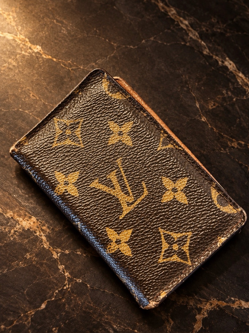 Authentic Vintage Louis Vuitton Monogram Canvas Card Holder Made in 🇫🇷 France.